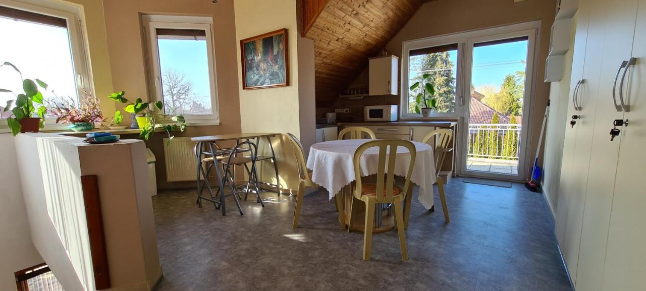 Hajas Familia Kiado Szobak Homestay Balatonmariafurdo