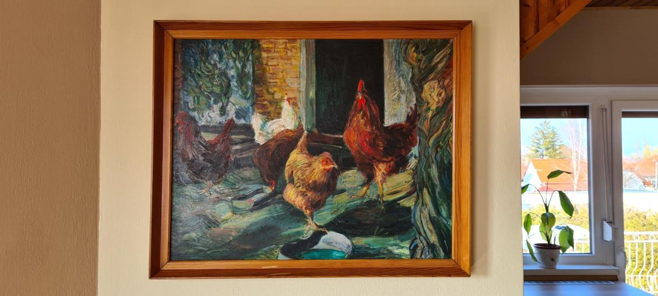 Hajas Familia Kiado Szobak *