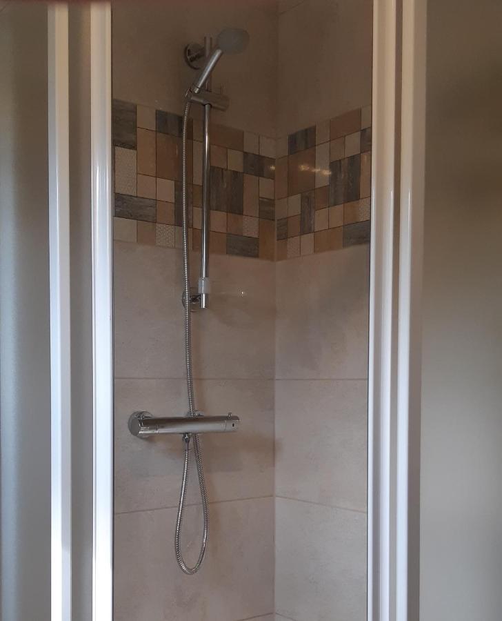 Hajas Familia Kiado Szobak Homestay Balatonmariafurdo
