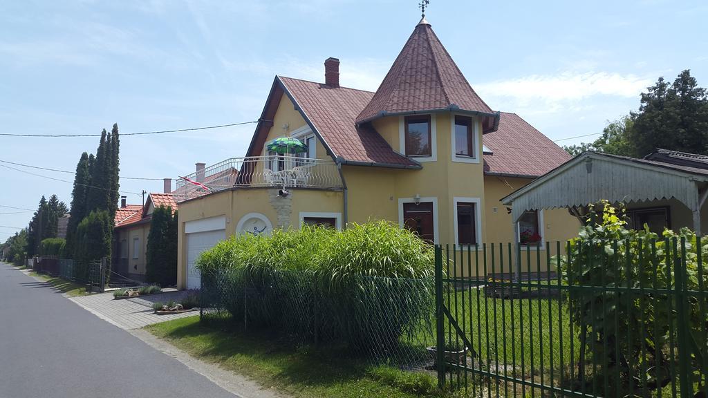 Hajas Família Kiadó Szobák