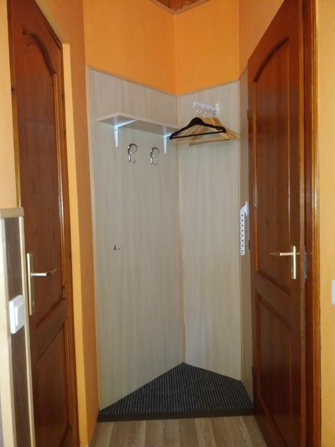 Hajas Familia Kiado Szobak Homestay Balatonmariafurdo