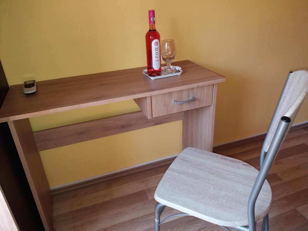 Hajas Familia Kiado Szobak * Balatonmariafurdo